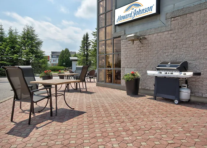 Clarion Pointe Quebec Airport Hotel